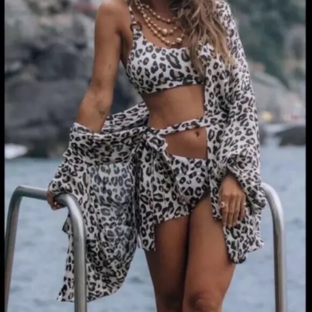 Spell Bodhi Robe. Size M/L - Picture 3 of 4